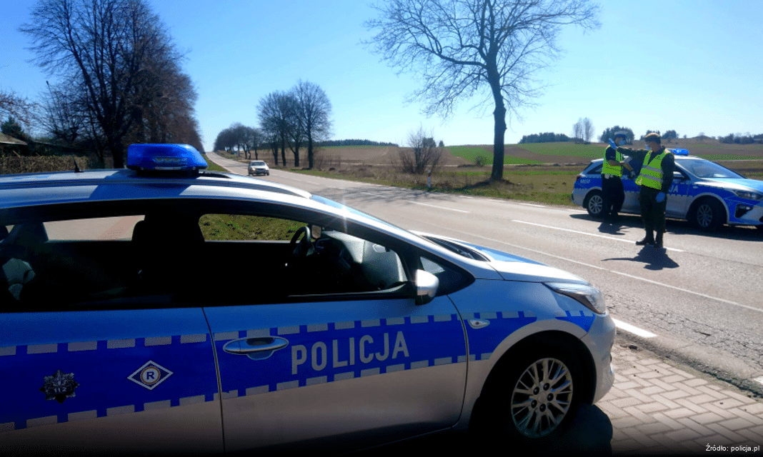 Uczniowie SP nr 8 Poznają Zawód Policjanta